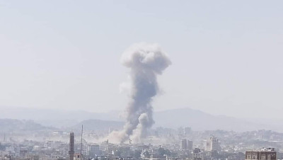 التحالف العربي يدك مواقع عسكرية للحوثيين وانفجارات عنيفة تهز صنعاء (صور – فيديو)