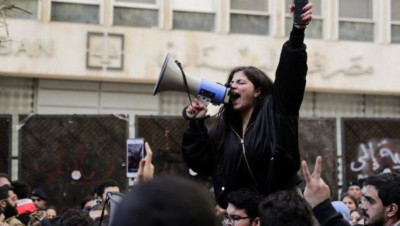 لبنان.. مظاهرات طلابية في النبطية والحراك يستعيد زخمه