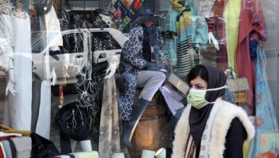 إيـران.. "كورونا" يضرب مسؤولا بارزا بالنظام وبرلماني يفتح النار على السلطات