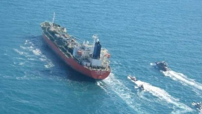 "الحـرس الثـوري الإيـراني" يحتجز سفينة كورية جنوبية وطاقمها