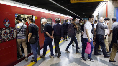 بعد رفع القيود.. كورونا يضرب بقوة مجددا في إيـران