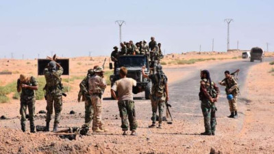 ميليشيا إيـرانية تهاجم مقرا لقوات النظام في ديرالزور