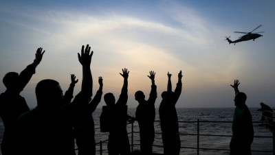 طاقم بحري عراقي محتجز في إيـران يوجه نداء استغاثة