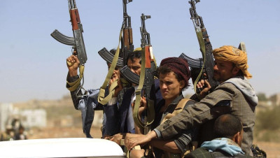 بالصواريخ والمسيرات.. هجوم واسع لـ"الحوثيين" على السعودية والتحالف يتصدى (فيديو)