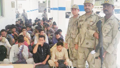 إسلام آباد: إيـران تحتجز آلاف المهاجرين الباكستانيين في سجونها