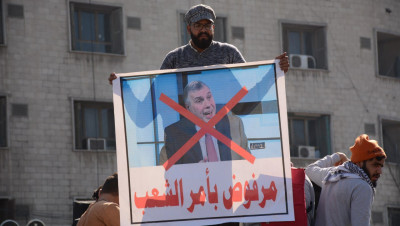 العراق.. الطلاب ينتصرون للثورة والصدر يسحب أنصاره