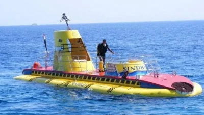 غرق غواصة سياحية في الغردقة: مصرع 6 سياح روس وإصابة 9 آخرين