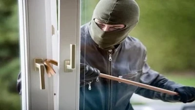 تفسير التعرض للسرقة في المنام: دلالات الخسارة والتحذير