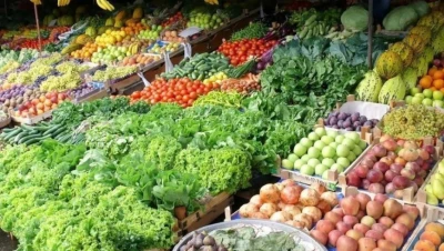 رغم توفرها بكثرة.. الغلاء يجمّد حركة أسواق الخضار والفواكه في طرطوس