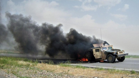 بالفيديو.. تفجير شاحنة ضمن رتل...