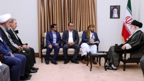 الحكومة اليمنية تدين إرسال إير...