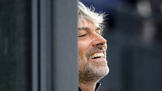 مصرع الملياردير التشيكي بيتر كيلنربتحطم طائرة في ألاسكا