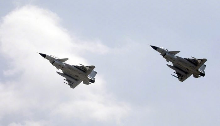 لماذا تحجم الصين عن بيع "التنين القوي" لإيران؟