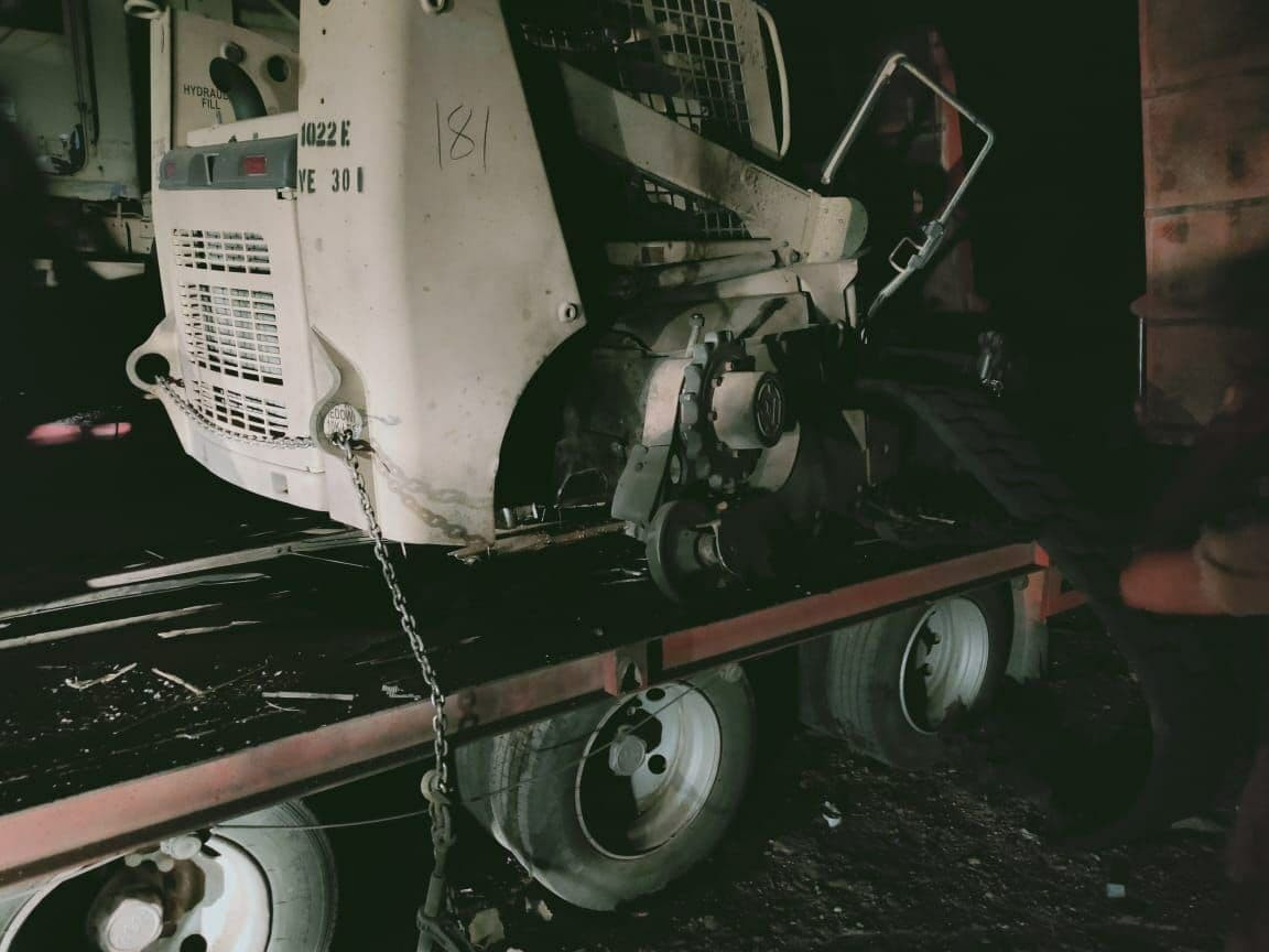 مجموعة مجهولة تتبنى هجوما على آليات أمريكية في معبر "جريشان" بالبصرة (صور)