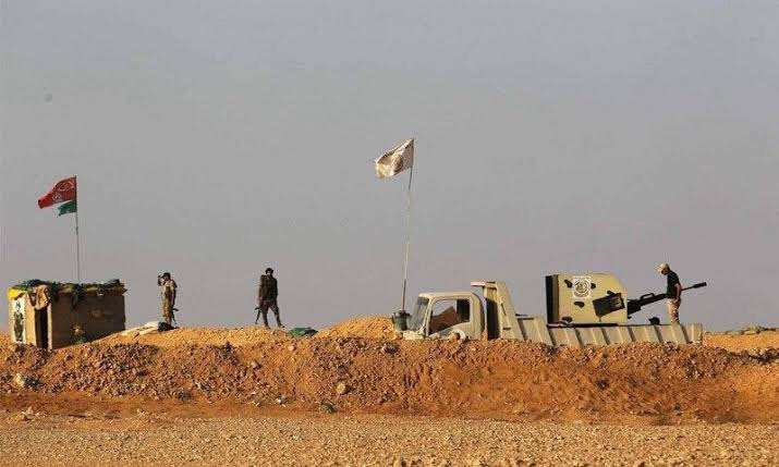 قصف جوي يستهدف مستودع سلاح بقاعدة عسكرية إيرانية شرق سوريا