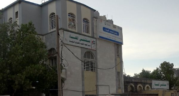 إصابة فتى وطفلة بمقذوف حوثي أثناء رعيهما الغنم