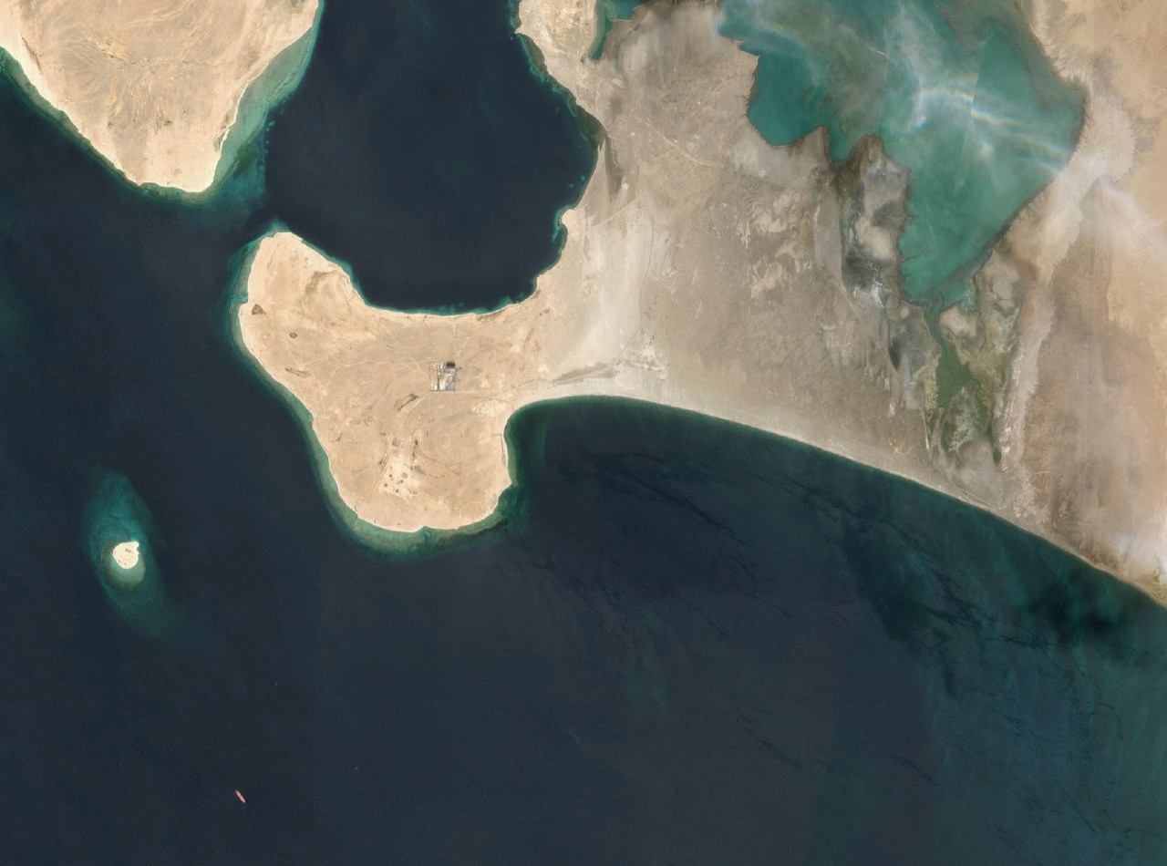 اليمن يحذر من قنبلة صافر الموقوتة قبالة سواحل الحديدة