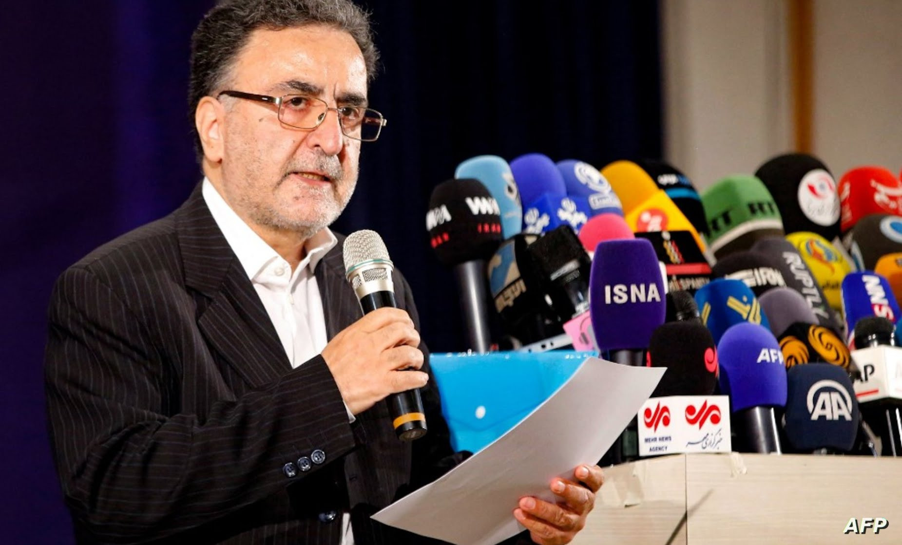 الأمن الإيراني يوقف سياسياً إصلاحياً بارزاً