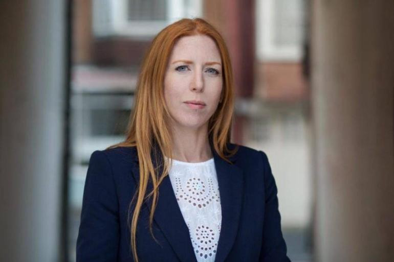 المتحدثة باسم الحكومة البريطانية: نعمل على منع تدفق السلاح للحوثيين