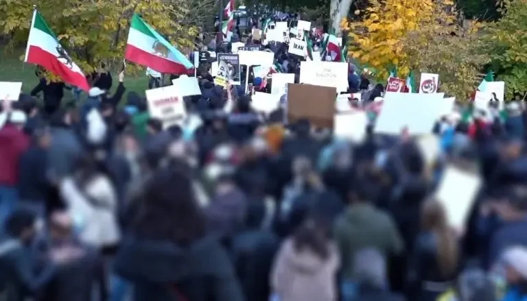 نقابات المعلمين في إيران تدعو لخروج الأمن من المدارس