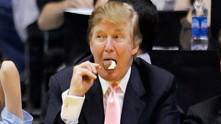 ماذا كان يفعل ترامب لحظة مقتل سليماني؟