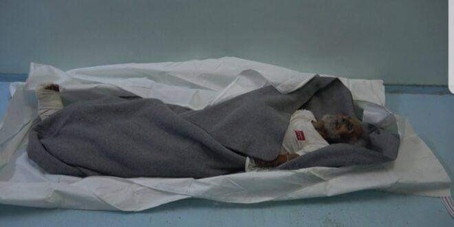 بالفيديو.. سبعيني يفارق الحياة في قصف لميليشيات الحوثي