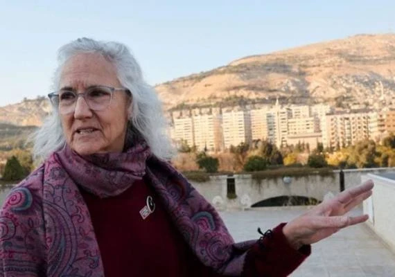 والدة الصحفي أوستن تايس تصل إلى دمشق: خطوة لتعزيز جهود البحث عن ابنها المفقود