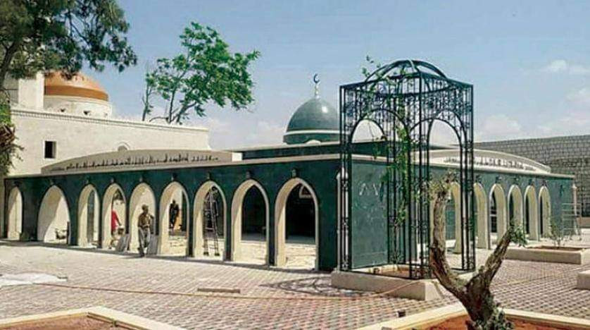 على أرض مستولى عليها.. منظمة إيرانية تبني استراحة للزوار الشيعة شرق سوريا