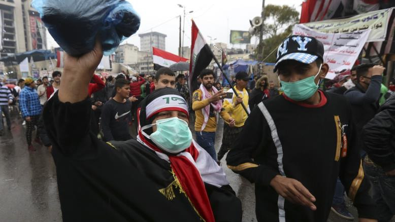 العراق.. صدامات في بغداد مع تفاقم حالة الانسداد السياسي