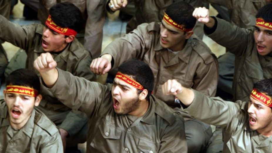 زعيم "الحـرس الثوري" الإيـراني في ديرالزور ينظم دورات عسكرية