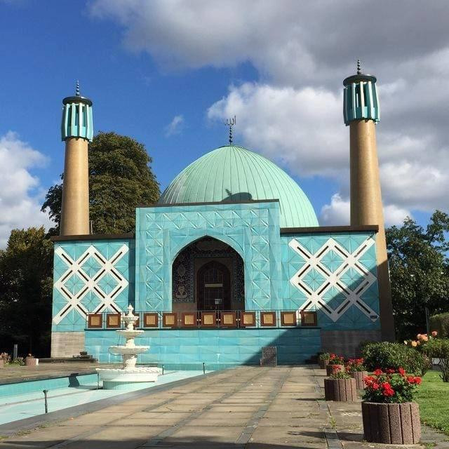 وقفة احتجاجية لإيرانيين أمام مركز يتبع لـ"الحرس الثـوري"