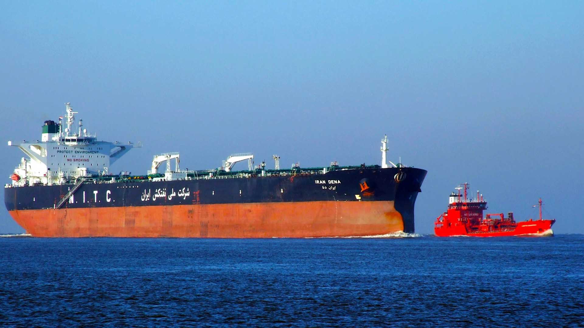 تحقيق يكشف كيف تخرق إيران العقوبات الأمريكية