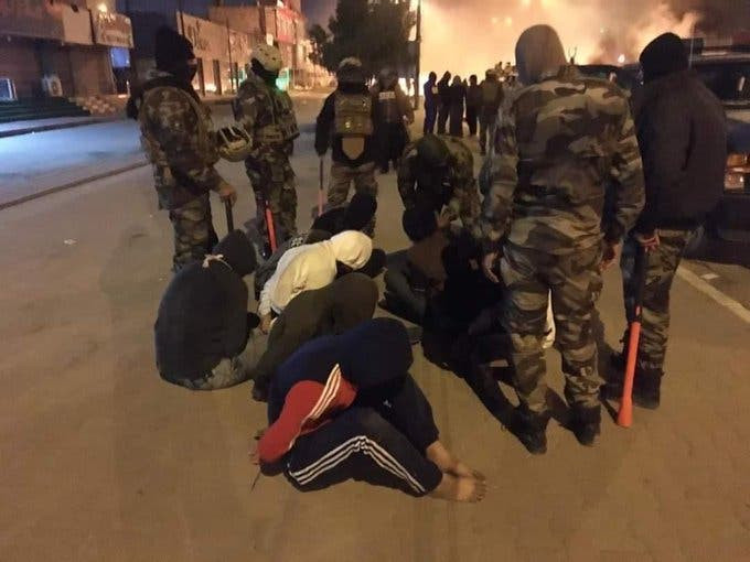 العراق: اقتحام ساحات الاعتصام وحرق الخيام.. خطة أمنية لوأد الاحتجاجات 