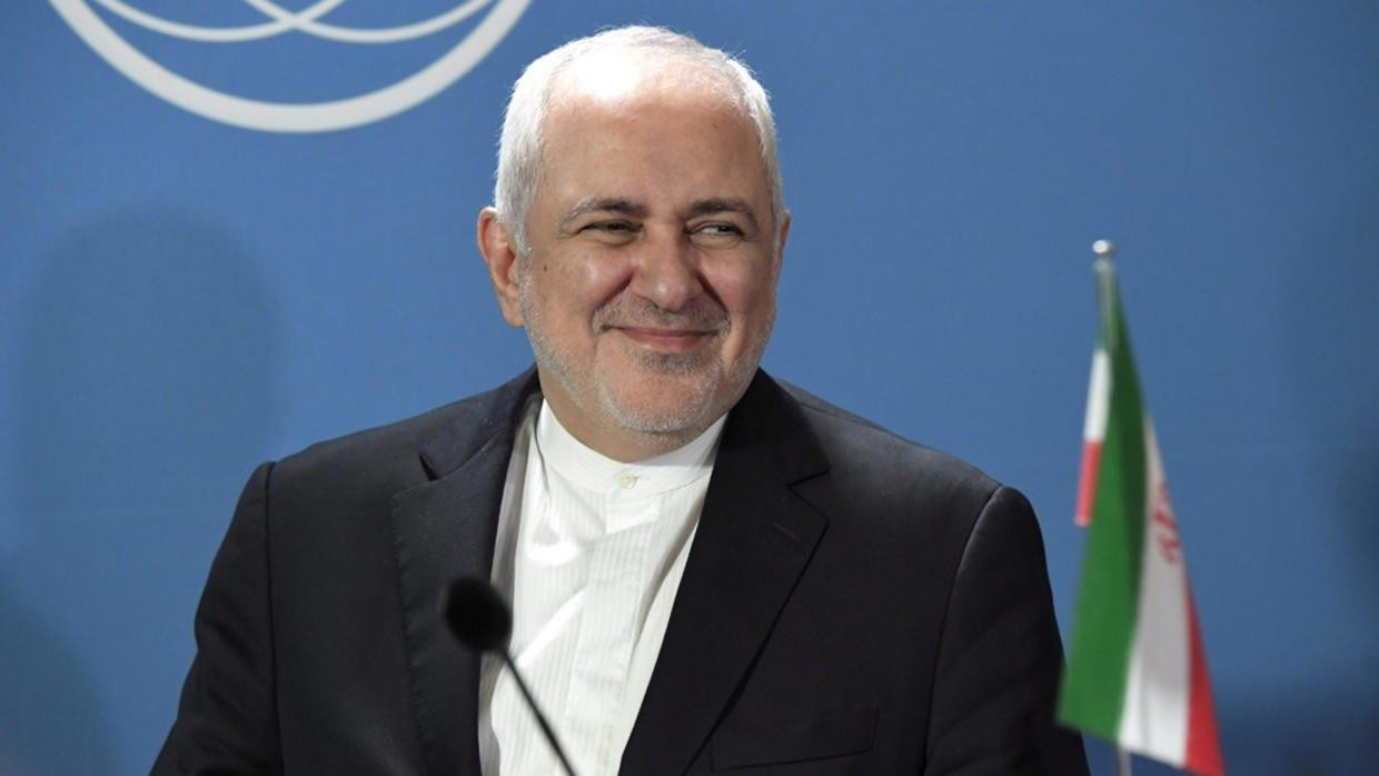 ظريف يعلن ترحيب بلاده بـ"الحوار" مع جيرانها