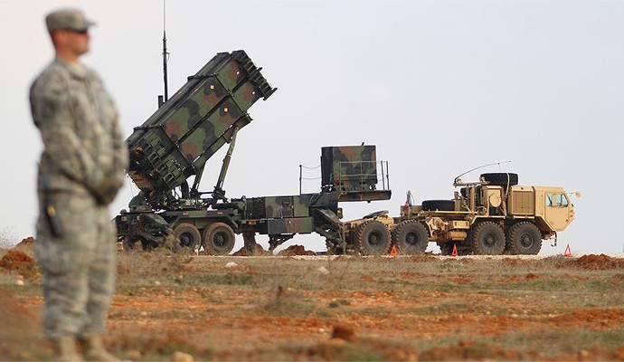 العراق.. فصائل إيران تهدد "الزرفي" والقوات الأمريكية