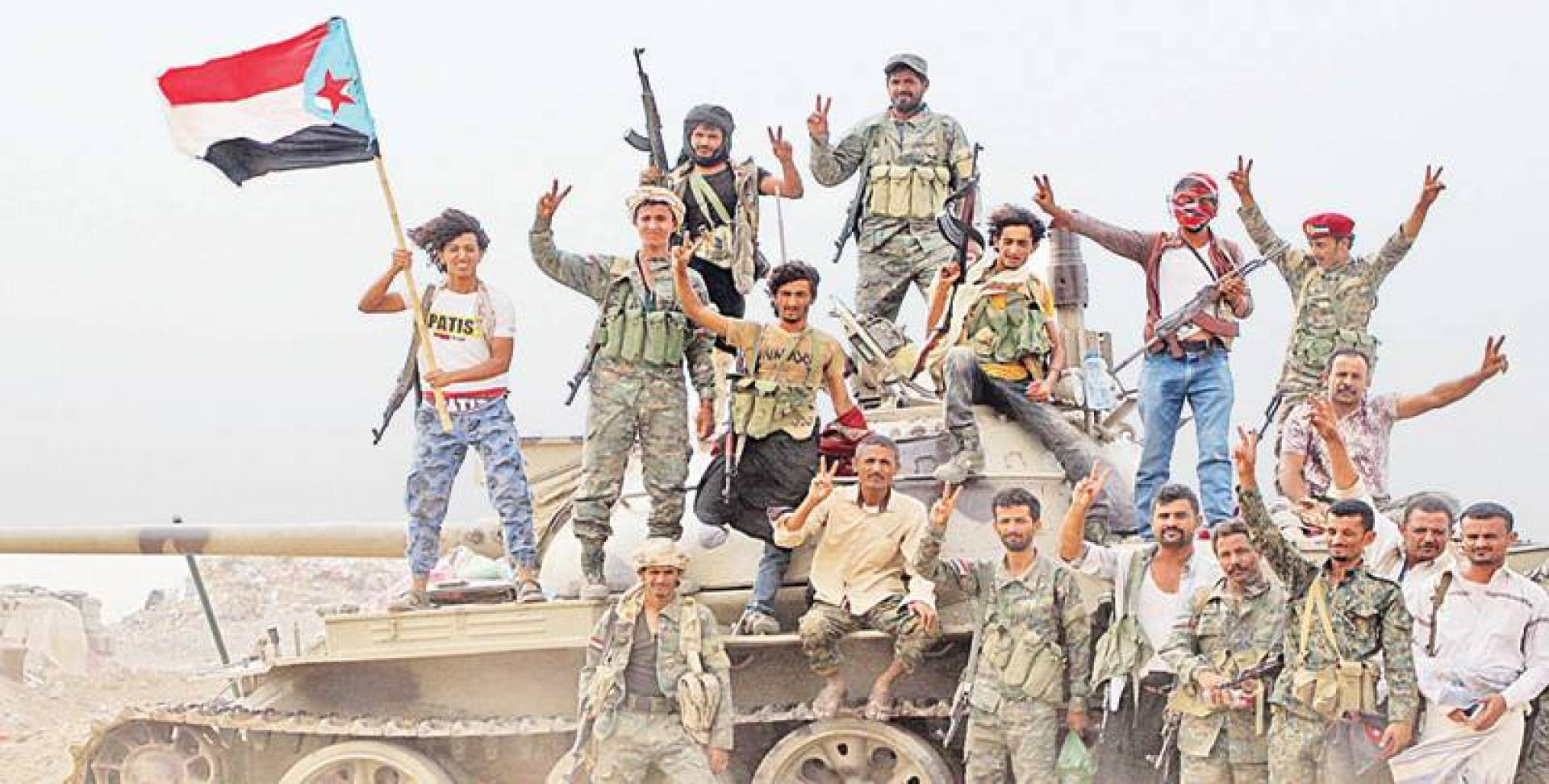 انقلاب عدن.. الشرعية تخسر عاصمتها الثانية والسعودية تبعث أولى الرسائل للانفصاليين