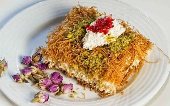 طريقة تحضير العثملية: حلوى شرقية مقرمشة ولذيذة تُبهج أذواقك