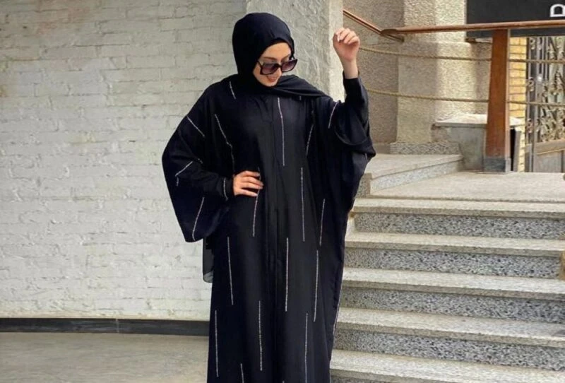 تفسير حلم لبس العباءة في المنام