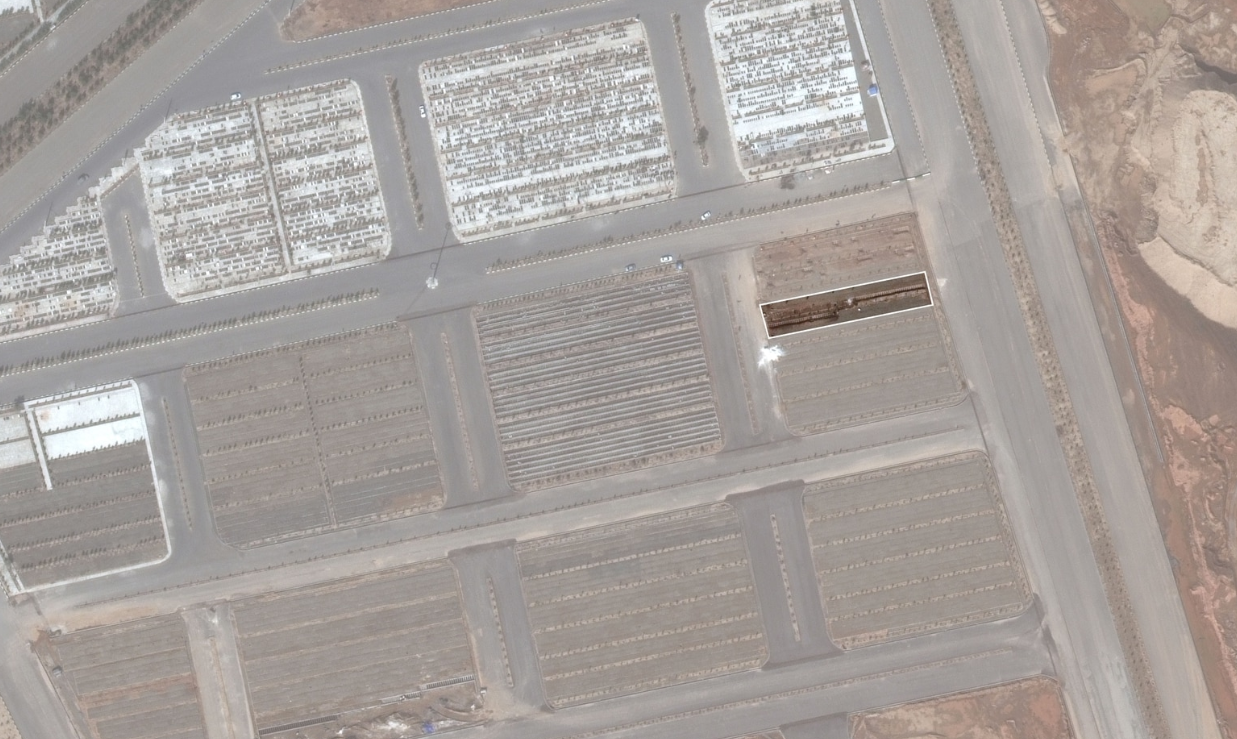 إيـران.. أقمار صناعية تكشف صور مقابر جماعية لاستيعاب ضحايا "كورونا"