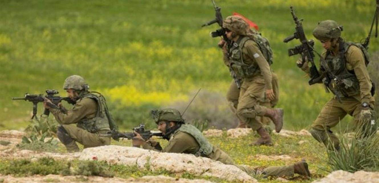 "عاصفة الرعد".. إسرائيل تبدأ مناورات عسكرية على الحدود اللبنانية