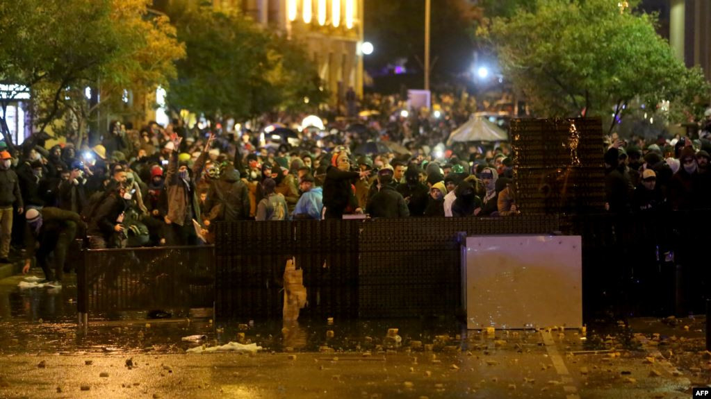 لبنان.. دعوات للاستجابة لمطالب المتظاهرين واجتماع أمني يدندن على وتر "المندسين"