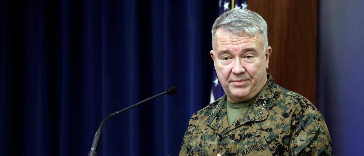 في جولة غير معلنة إلى العراق وسوريا.. ماكنزي يتوعد طهران