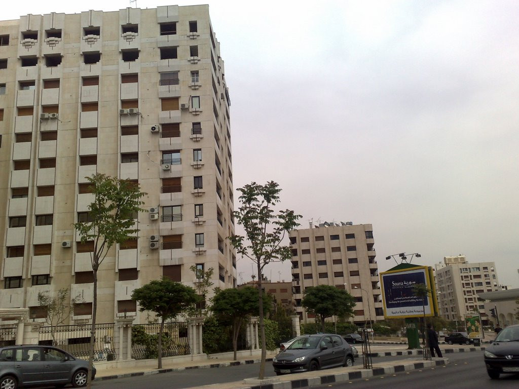 سوريا.. بملايين الدولارات.. قادة بـ"حـزب-الله" يتملكون عقارات بأرقى أحياء دمشق