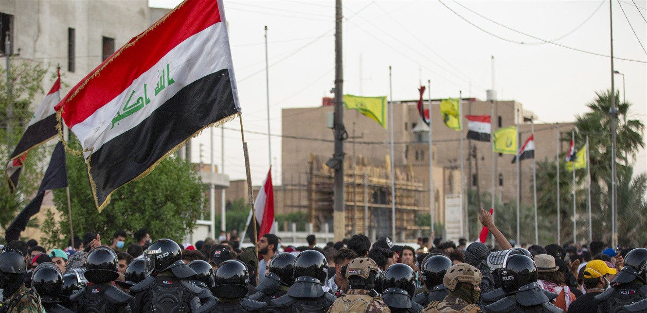 وزير عراقي سابق يحذر من انقلاب عسكري يقوده نائب صدام حسين