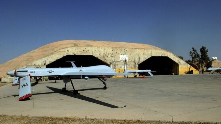 العراق.. جرحى بينهم ضابطان بقصف قاعدة عسكرية تضم جنودا أمريكيين