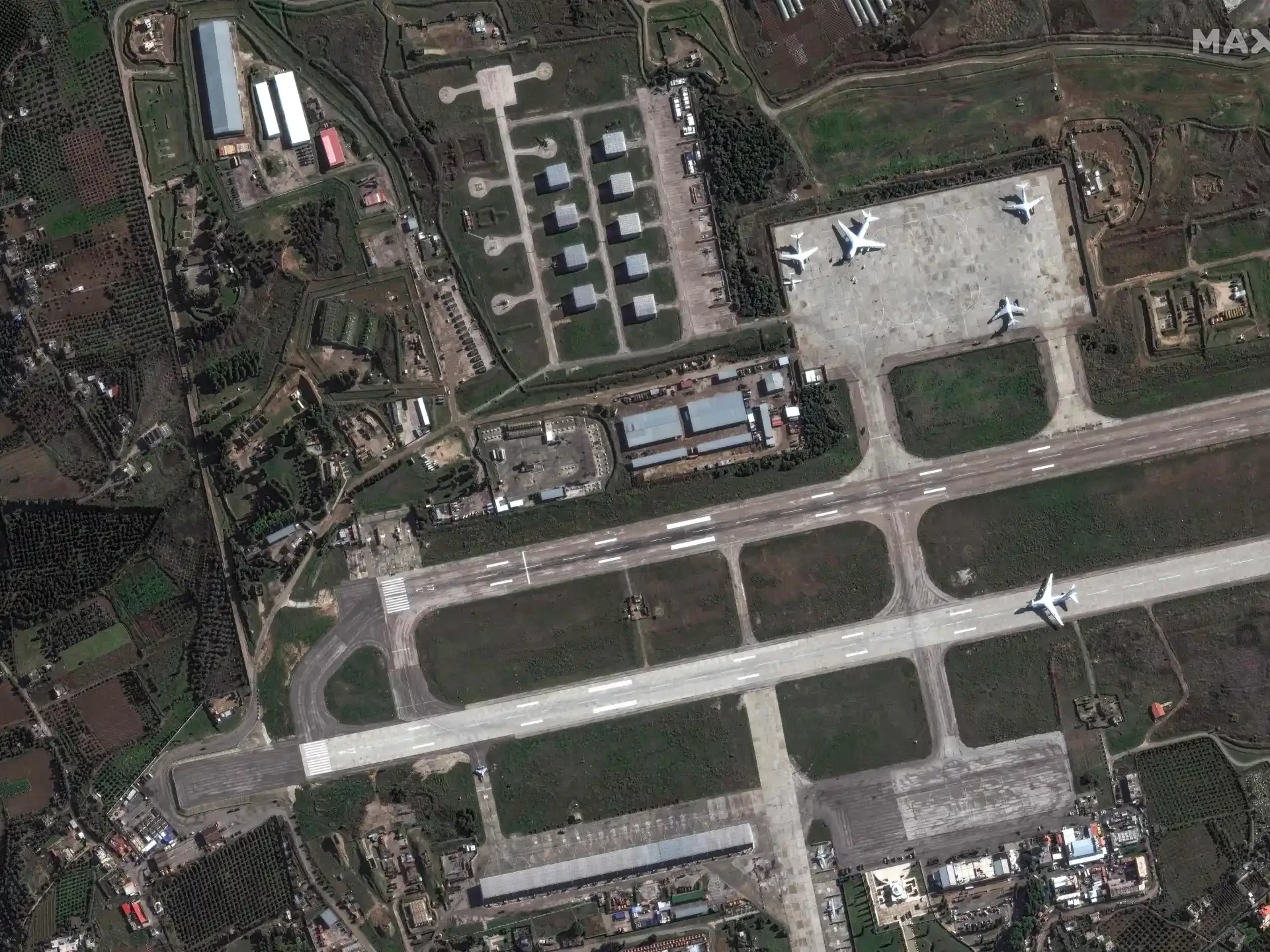 إسرائيل تضغط على واشنطن لإبقاء سوريا ضعيفة وتثبيت النفوذ الروسي