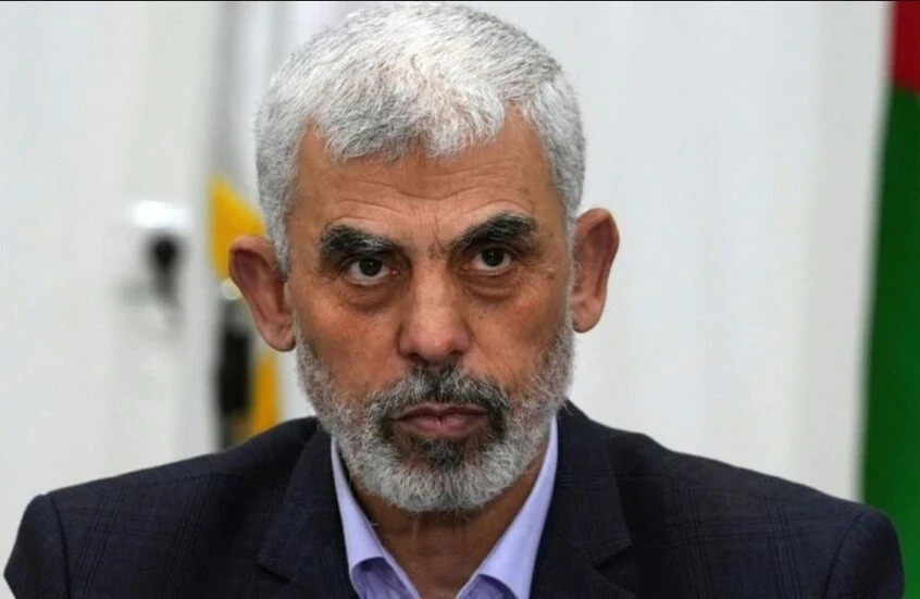 والدة أسيرين إسرائيليين مفرج عنهما تكشف قصة انقاذ يحيى السنوار لحياة الرهينة بيباس